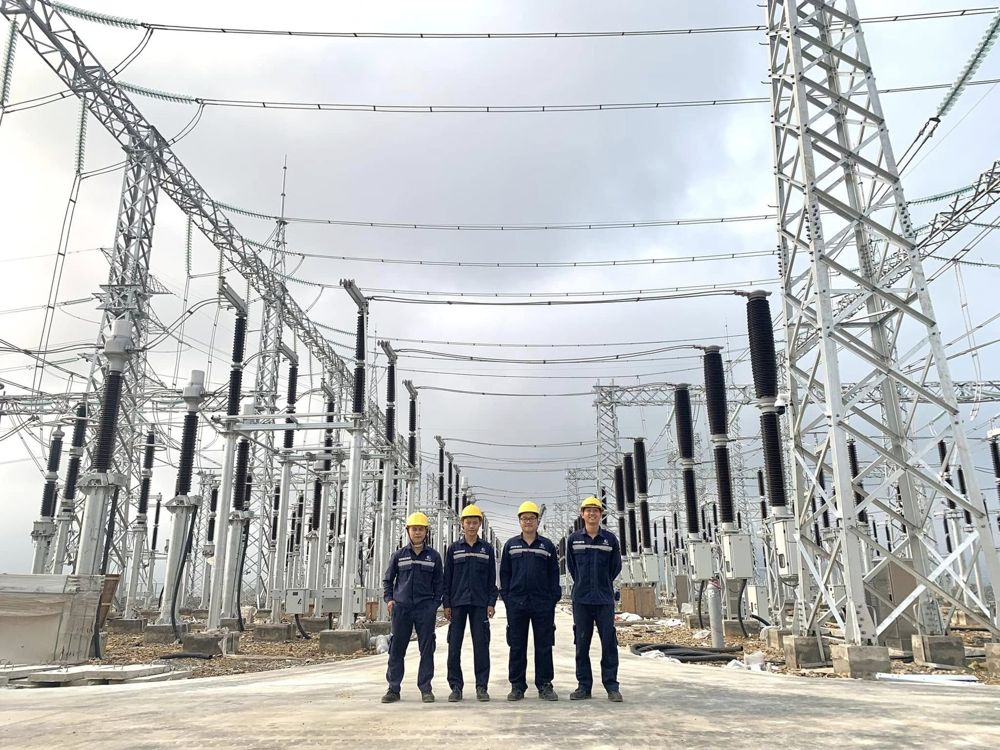 Đội ngũ tại trạm biến áp